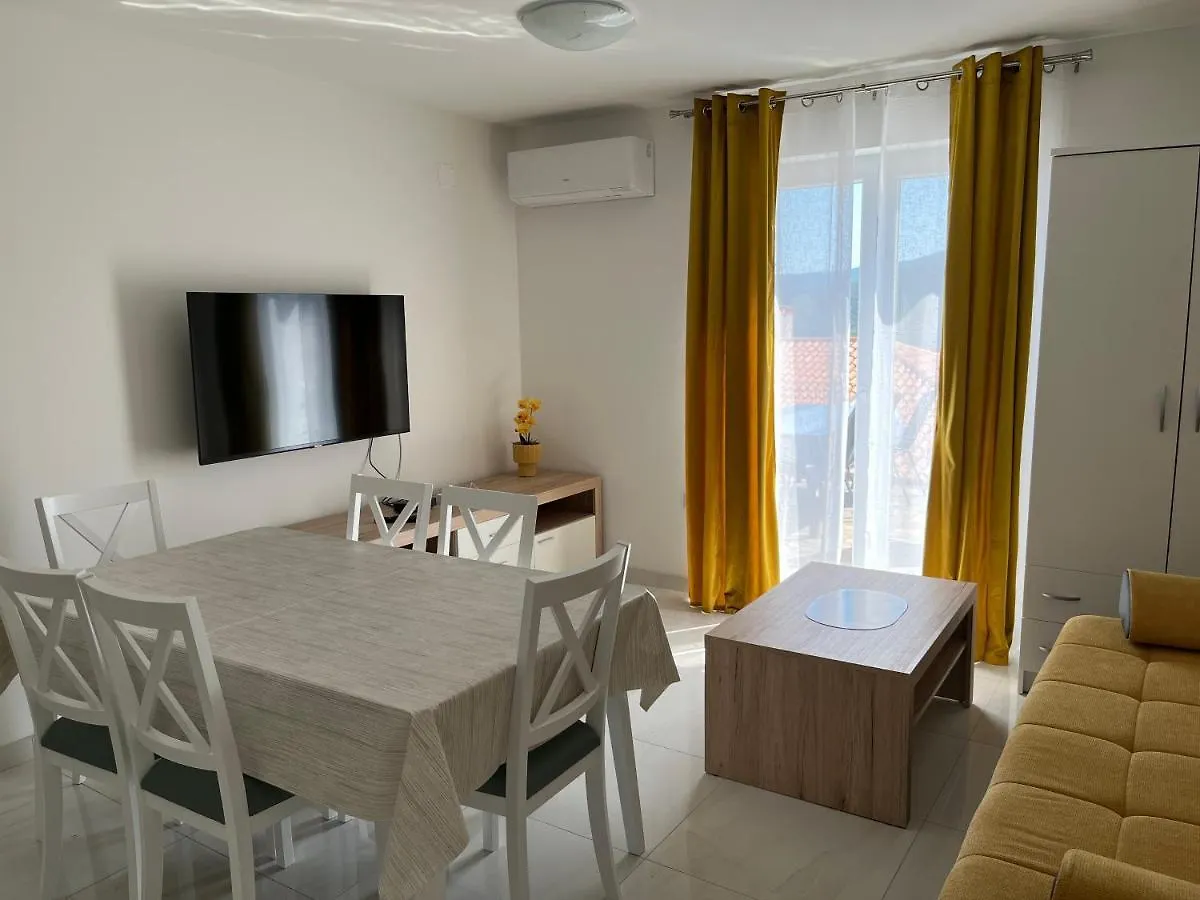 Apartments Zahtila - Berto Rabac Kroatien